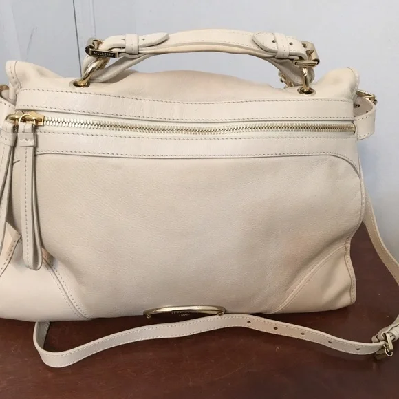 Do all mulberry bags have a serial number hotsell